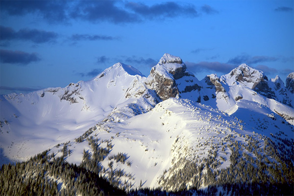 Kingfisher Heliskiing