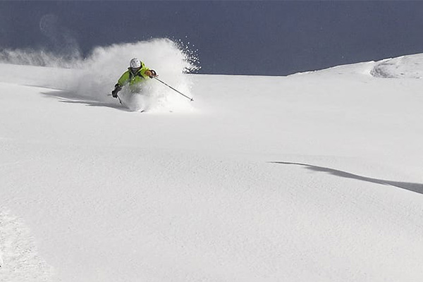 Kingfisher Heliskiing