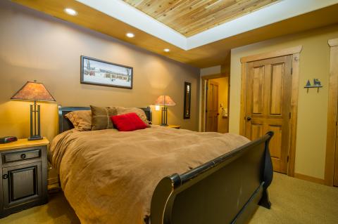 Copper Kettle Interior Bedroom 