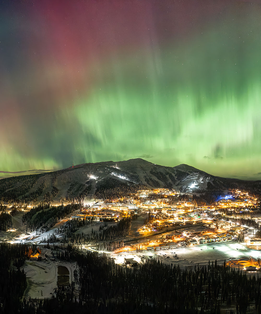 Witness Nature's Grandeur: The Northern Lights at Big White Ski Resort